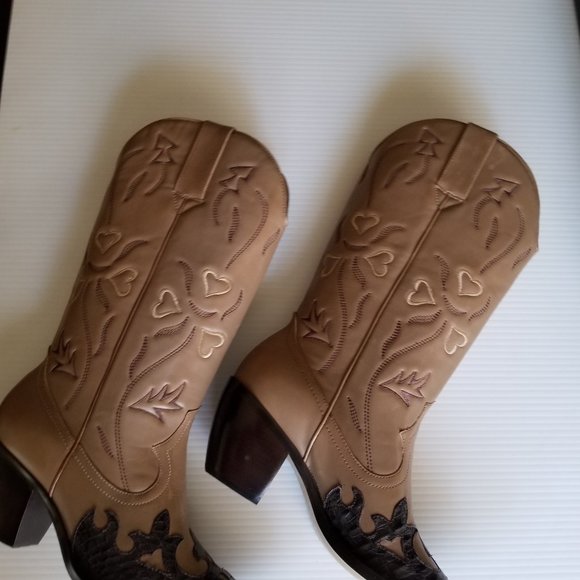 Ladies Western Boots - Picture 2 of 5